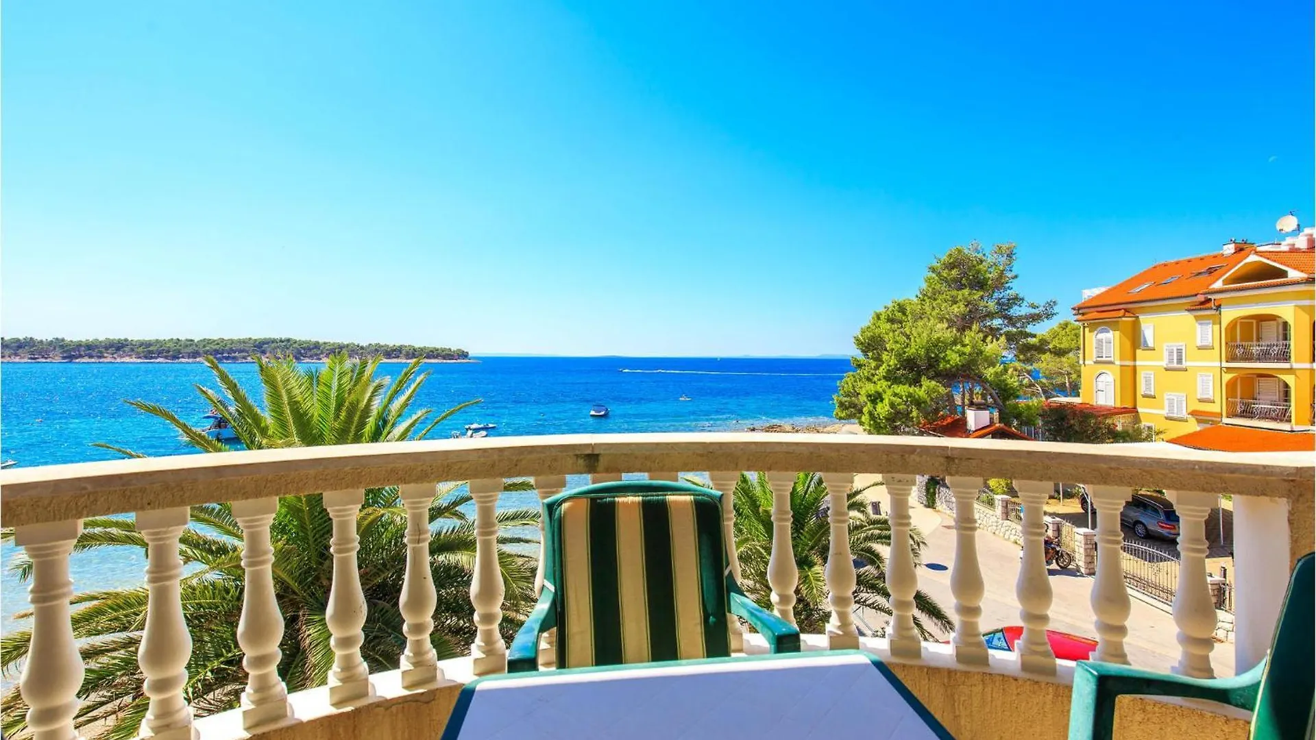 Awesome Apartment In Banjol With House Sea View Κροατία
